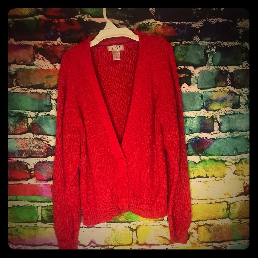 Bright Red , 3 button long sleeve sweater
